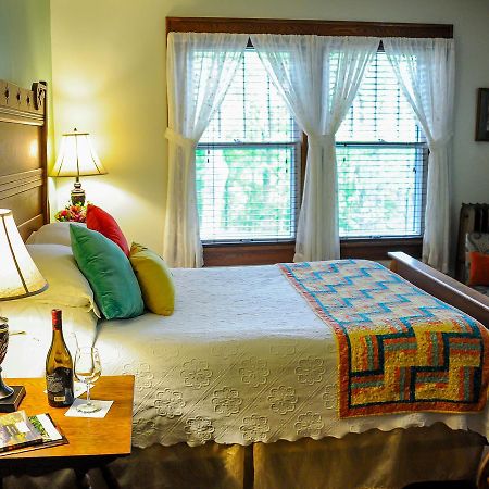 The White Oak Inn Zuck Ngoại thất bức ảnh