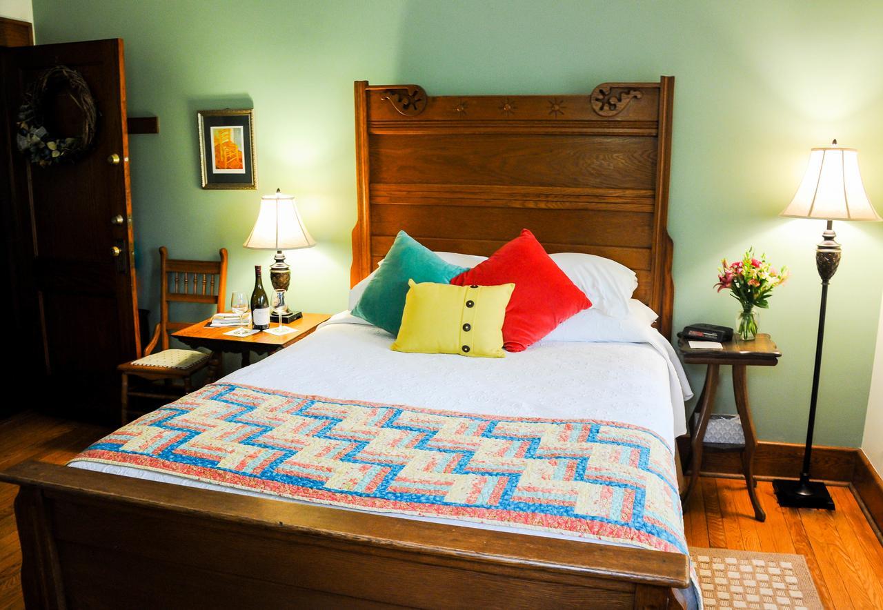 The White Oak Inn Zuck Ngoại thất bức ảnh