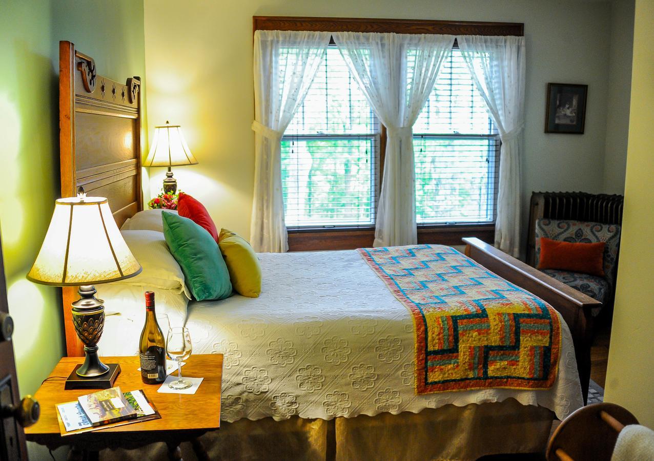 The White Oak Inn Zuck Ngoại thất bức ảnh